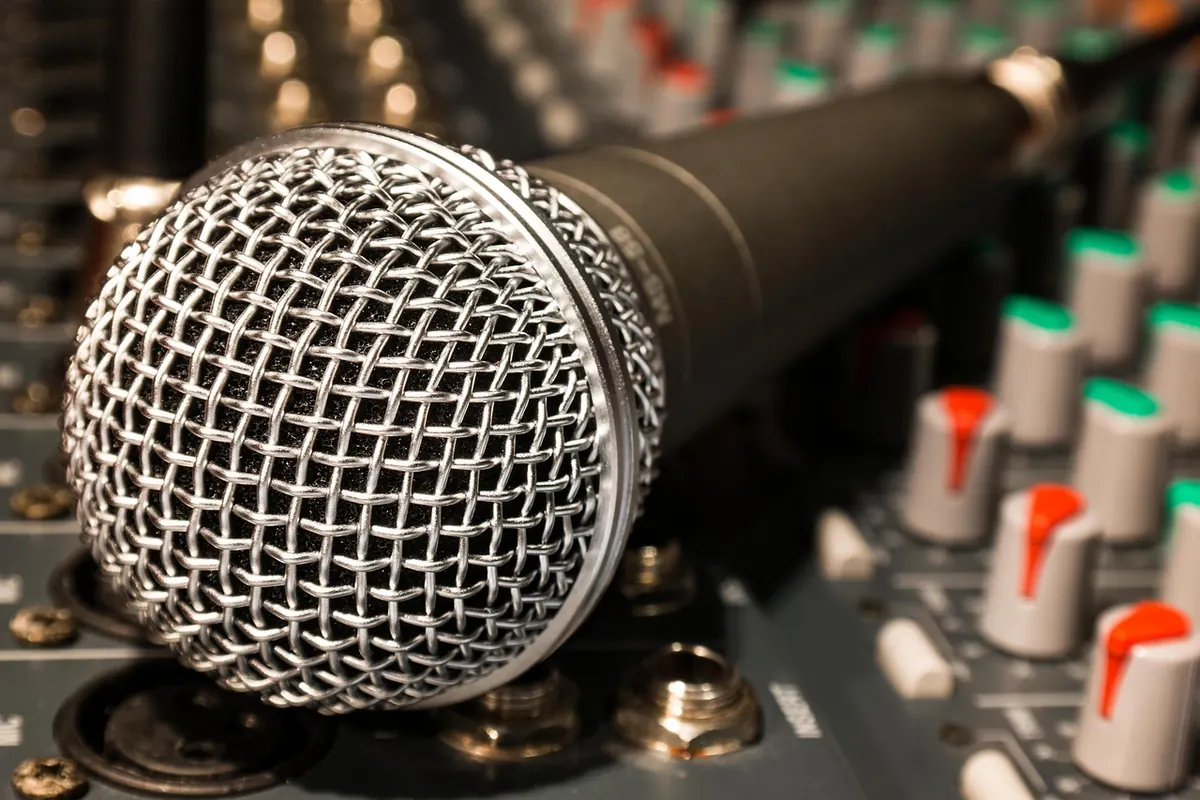 How to Write a Political Manifesto That Vows Nothing and Offends No One